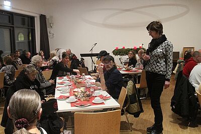 Gemeinsames Frühstück von Senioren