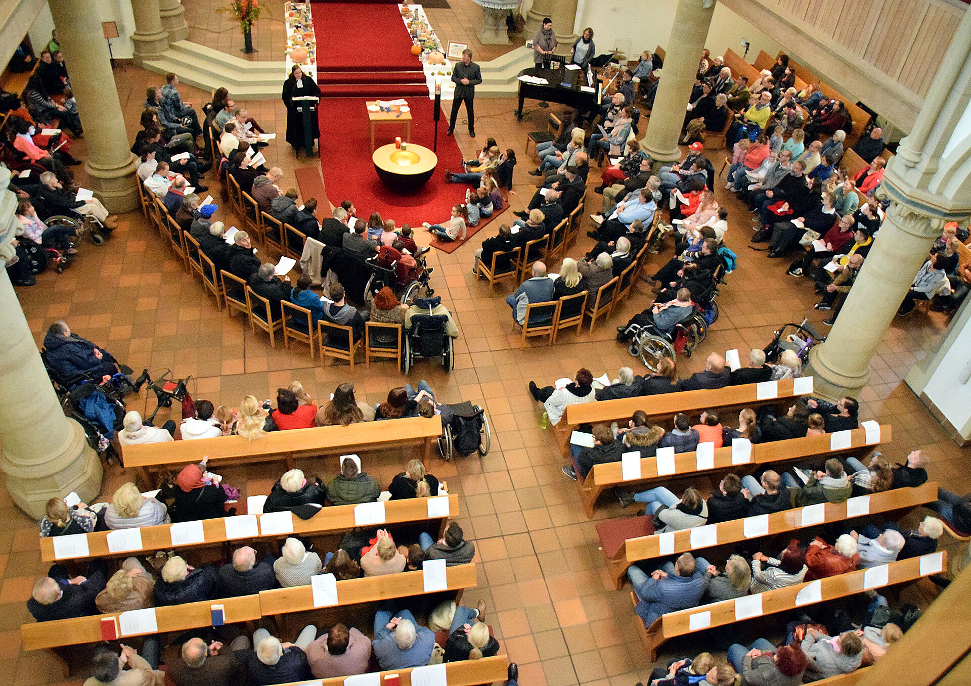 Gottesdienst von Oben Fotografiert
