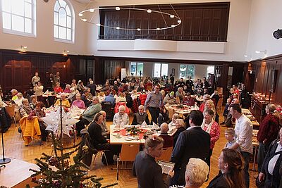 Viele Menschen im Wichernhaus Castrop-Rauxel
