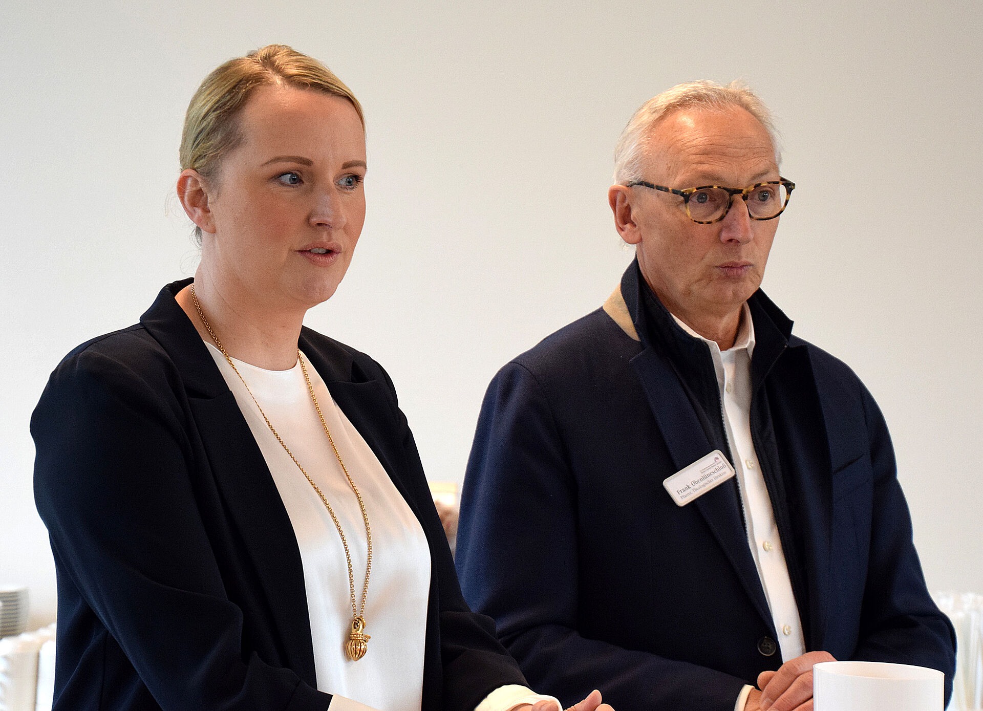 Pfarrer Frank Obenlüneschloß mit Dr. Katja Vogelsang