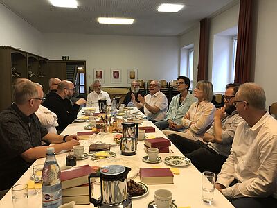 Überwindung des Kirchturmdenkens