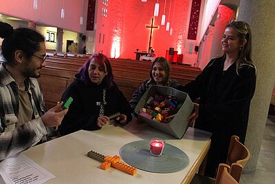 Kirchraum auf besondere und andere Art erkundet