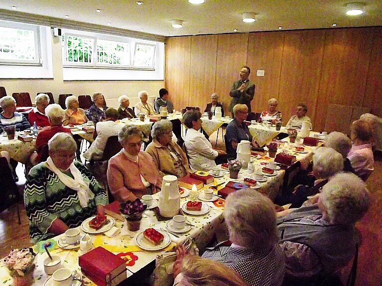 Polizeihauptkommissar besuchte Frauenhilfe Elpeshof