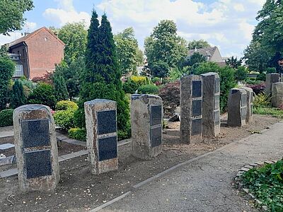 Neue Minikolumbarien auf Cranger Friedhof