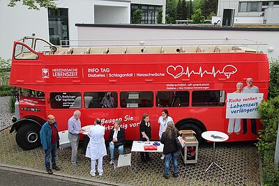 Roter Schlaganfallbus am EvK Herne 