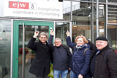 Juenger-Blick über den Tellerrand