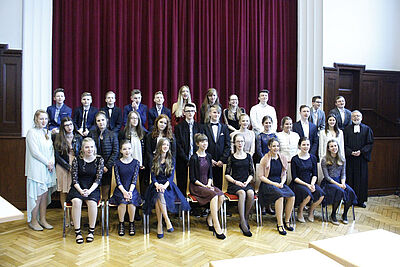 Paulus-Kirchengemeinde mit Konfirmationen vorn