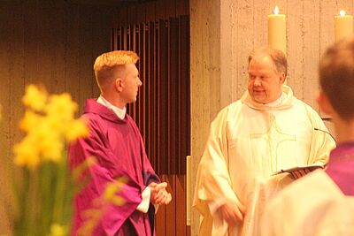 Neuer Pfarrer strebt eine spirituelle Reise an