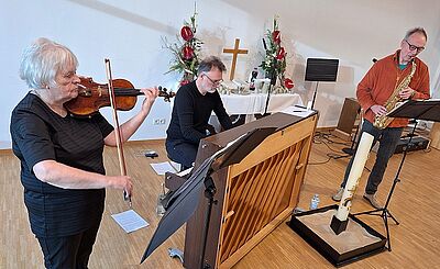 Saxophon, Klavier und Violine