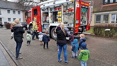 Spannender Besuch im Kindergarten