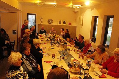 Erst gemeinsames Frühstück – dann Gottesdienst
