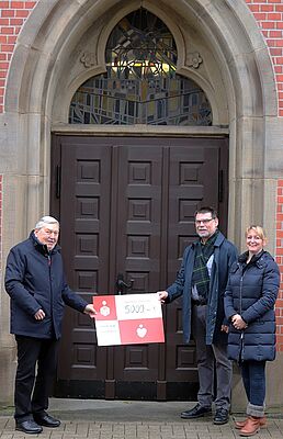 Förderverein ermöglichte Türenrenovierung