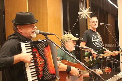 Sauf- und Rauflieder oder schmachtende Lovesongs