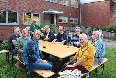Männer schnupperten "Fast-Normal-Luft"