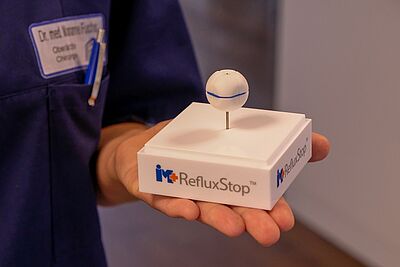 Winziger Silikon-Würfel lindert Sodbrennen