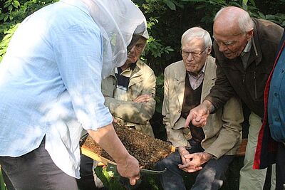 Männer der Petrus-Kirchengemeinde besuchen Königin