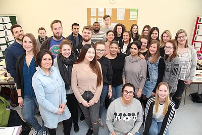 30 Krankenpflegeschüler starten in die Ausbildung