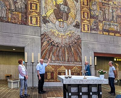 Ein Morgen – Zwei Kirchen