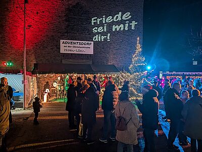 Weihnachtszauber vor der Christuskirche