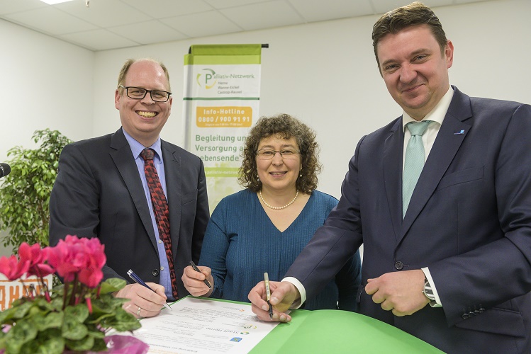 Städte und Netzwerk unterzeichnen Charta zur Betreuung Sterbender