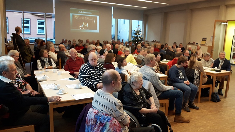 Volles Haus beim Adventssingen im Zion-Gemeindehaus