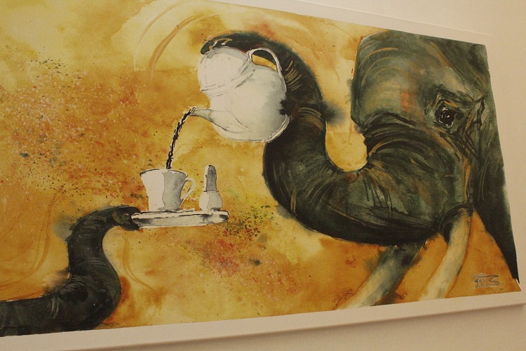 Elefanten beim Kaffeetrinken