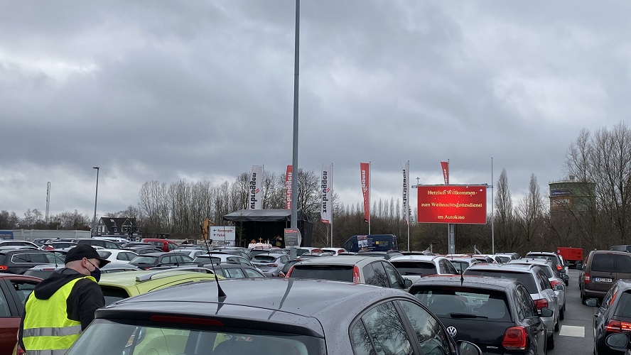 Esel, Stern und Engel an der Windschutzscheibe