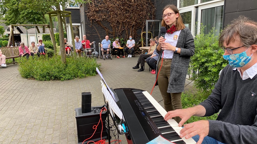 Balkonsingen statt Bibelkreis