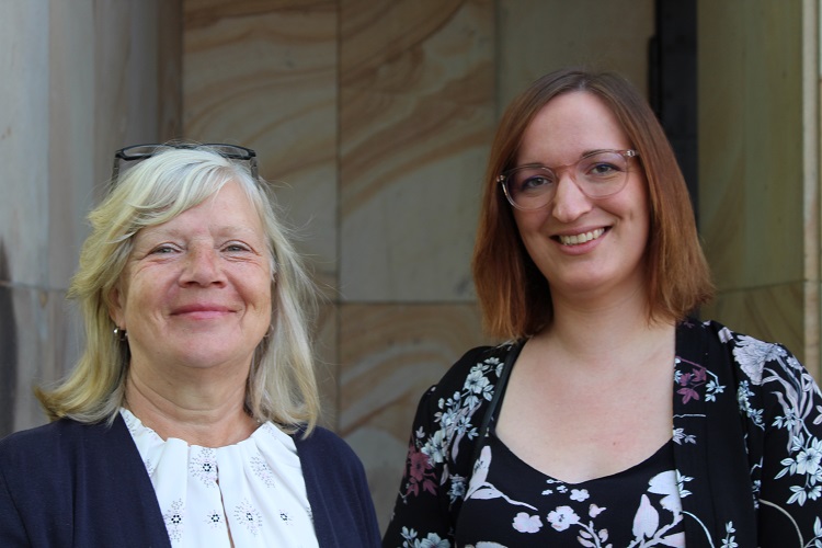 "Hallo" und "Good Bye" im Gottesdienst