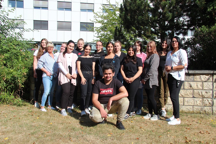 Start für Jahrespraktikanten und Bufdis