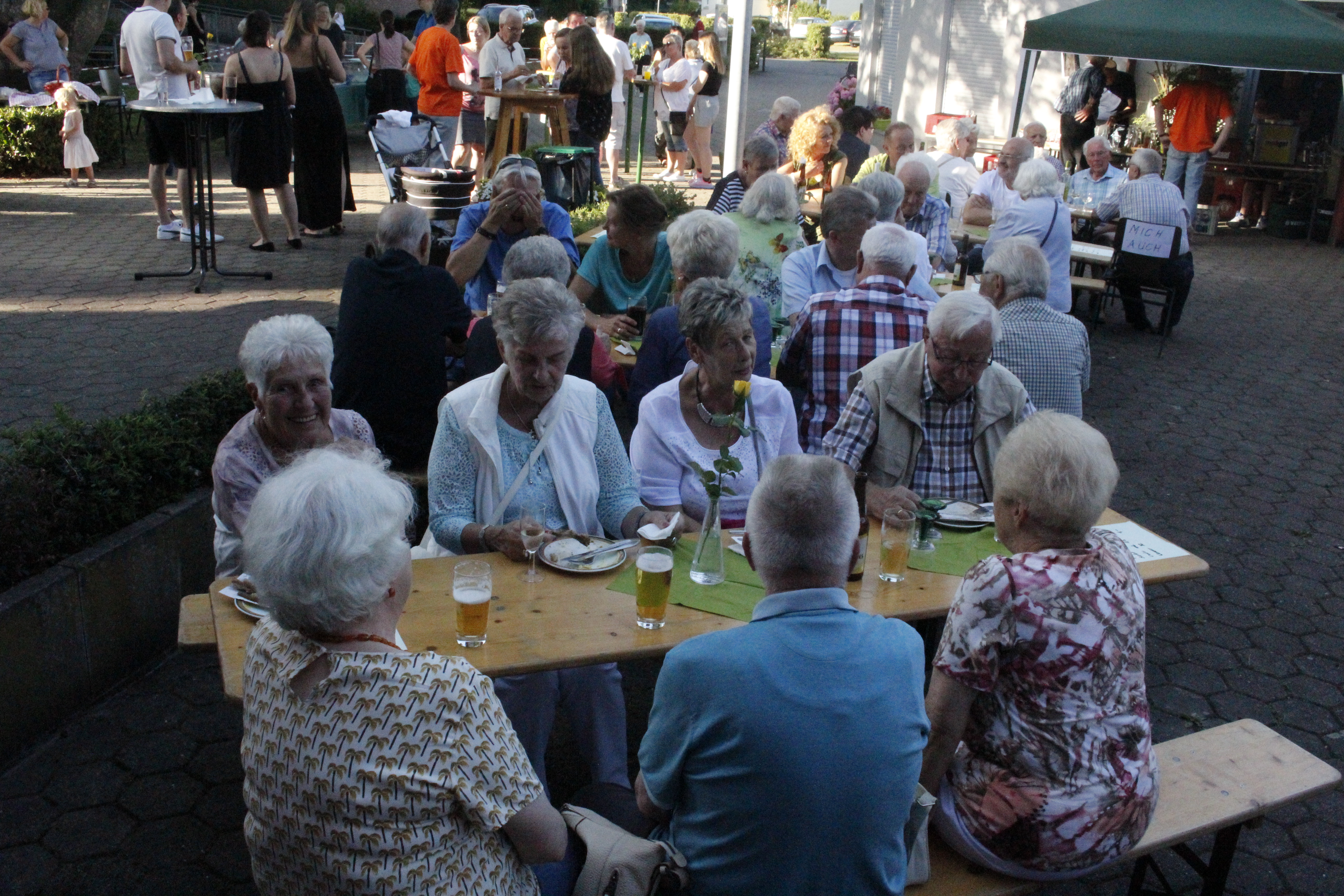 Mehr Interesse an Brötchen als an Mobiliar