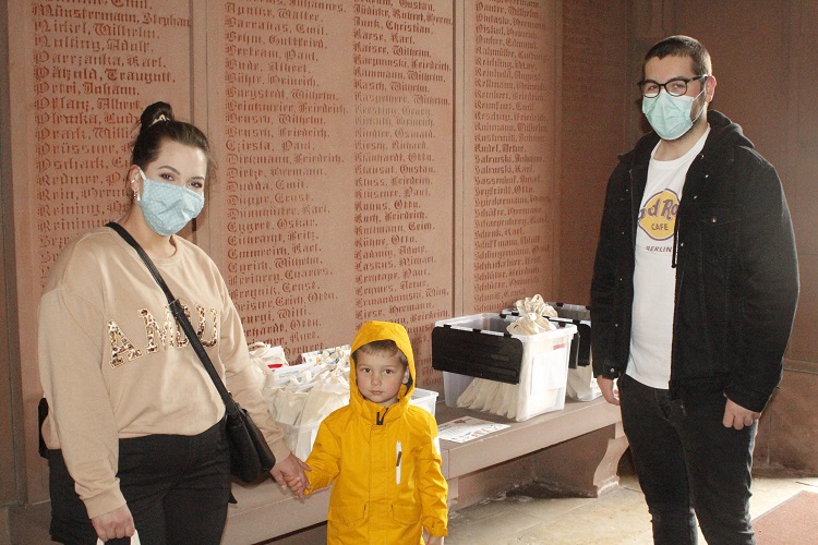 Strahlende Kinderaugen und dankbare Eltern