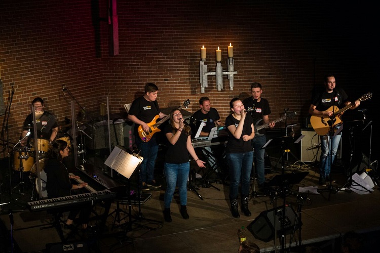 „Auf einer Wellenlänge“ mit Gott 