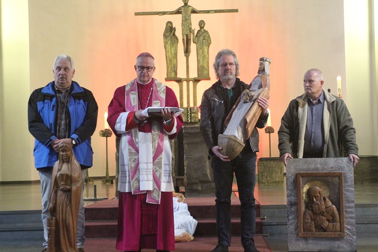 Weihbischof profanierte drei Kirchen