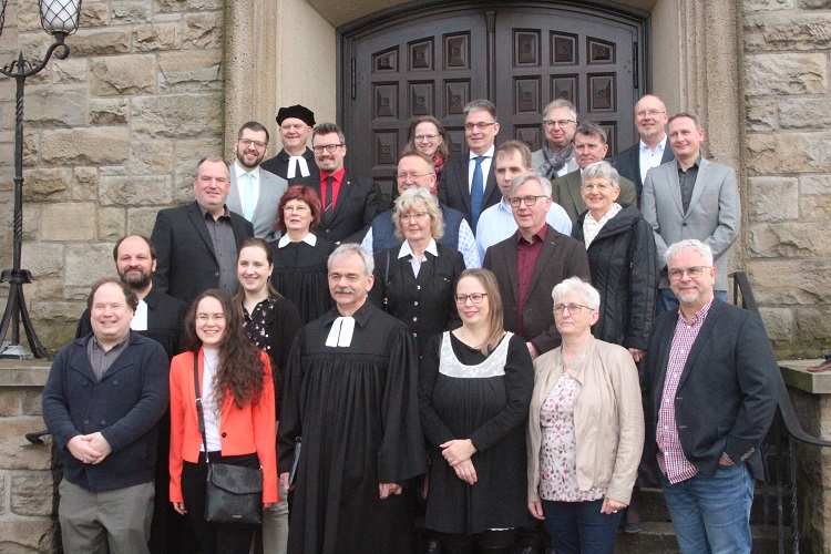 Drei plus 18 leiten die Kirchengemeinde Wanne-Eickel