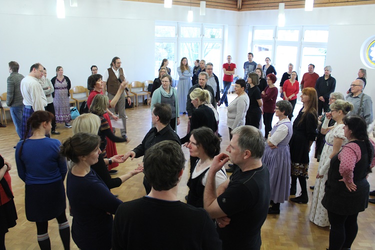 Durchs Empire getanzt