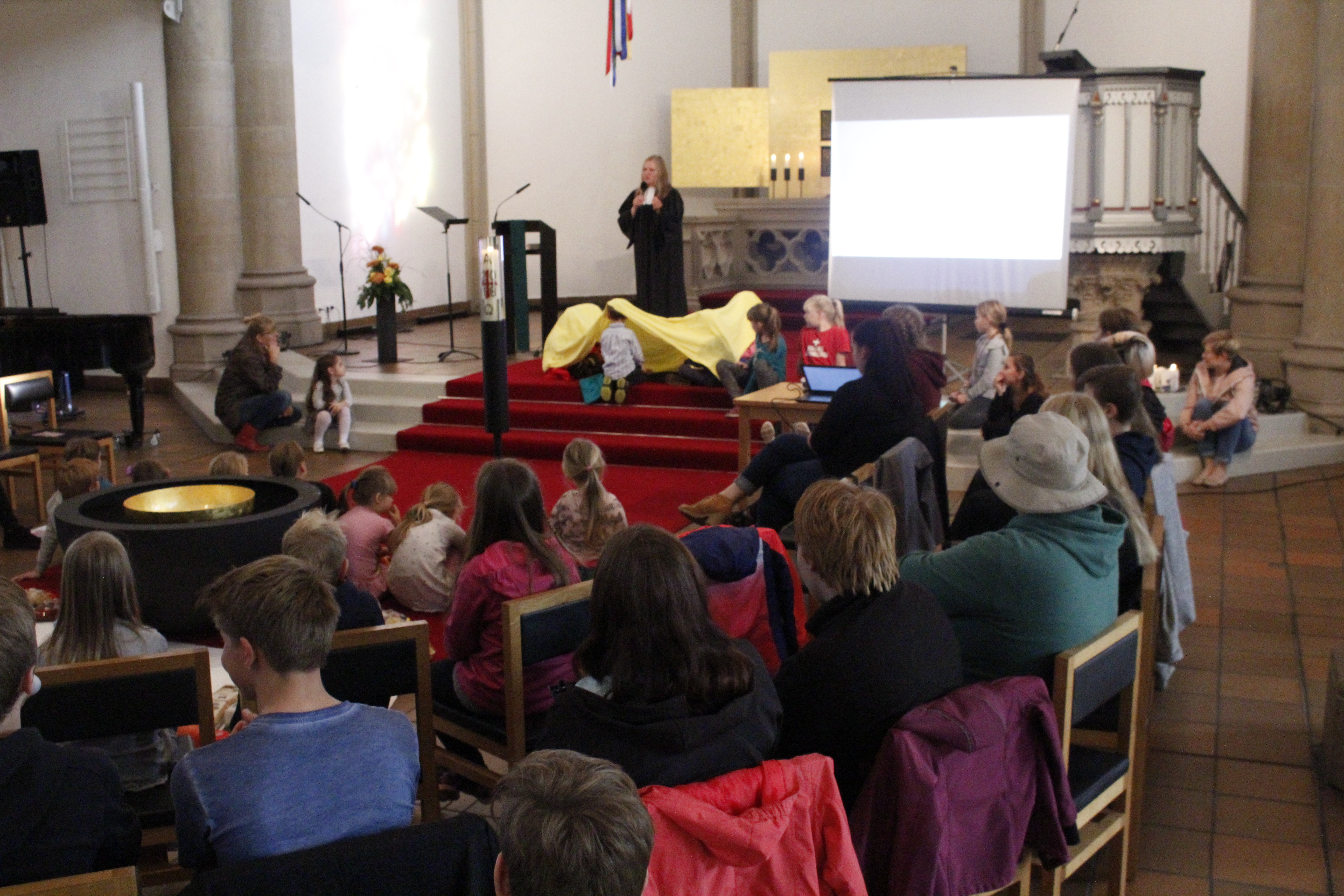 Kartoffeln wuchsen im Altarraum