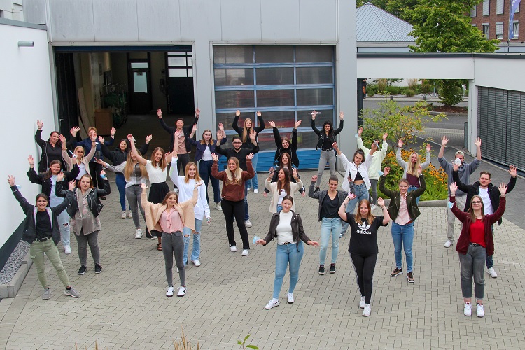 Zentrale Pflegefachschule begrüßt 28 Auszubildende