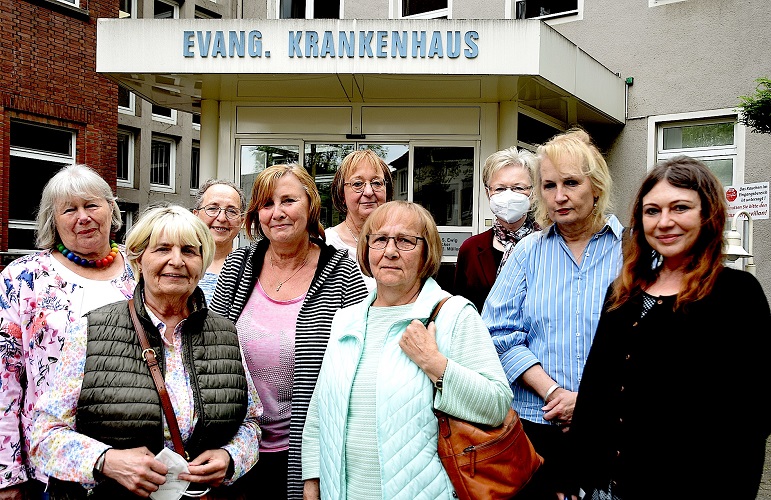 Pflegekräfte bereiten ein herzliches Willkommen