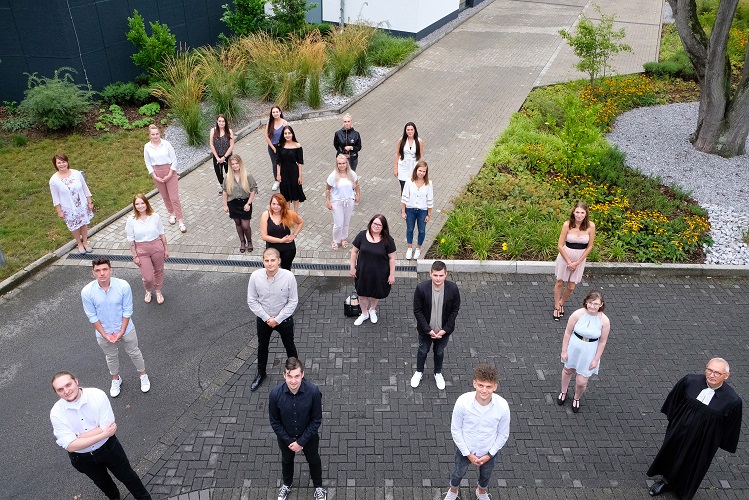 Freude über bestandenes Pflegeexamen