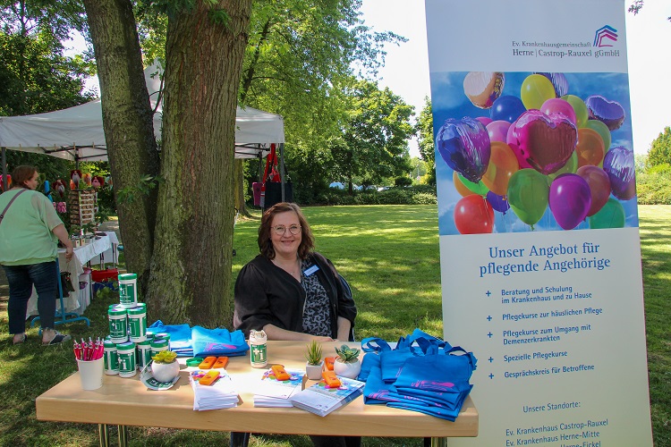 Heitere Sommerstimmung im Krankenhausgarten