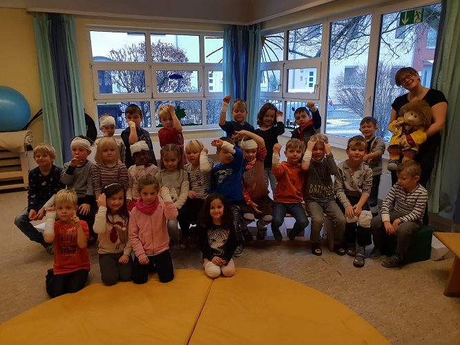 Ein Daumen rechts – ein Daumen links