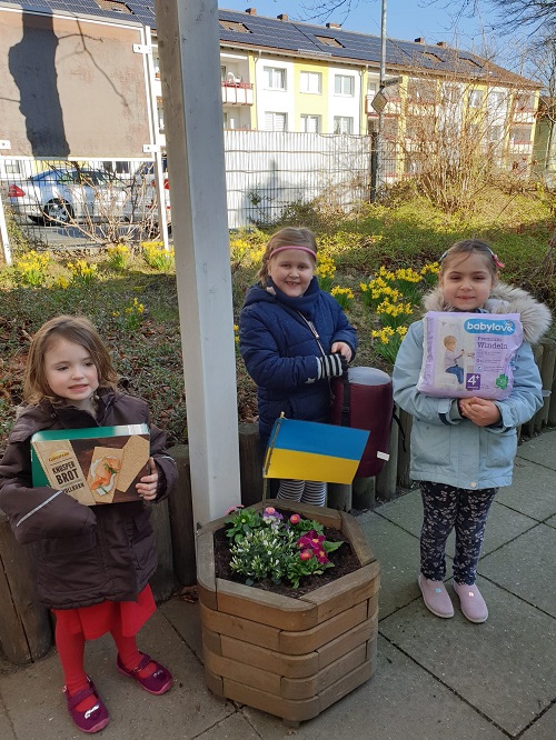 Kinder tun was gegen ihre Angst vor dem Krieg