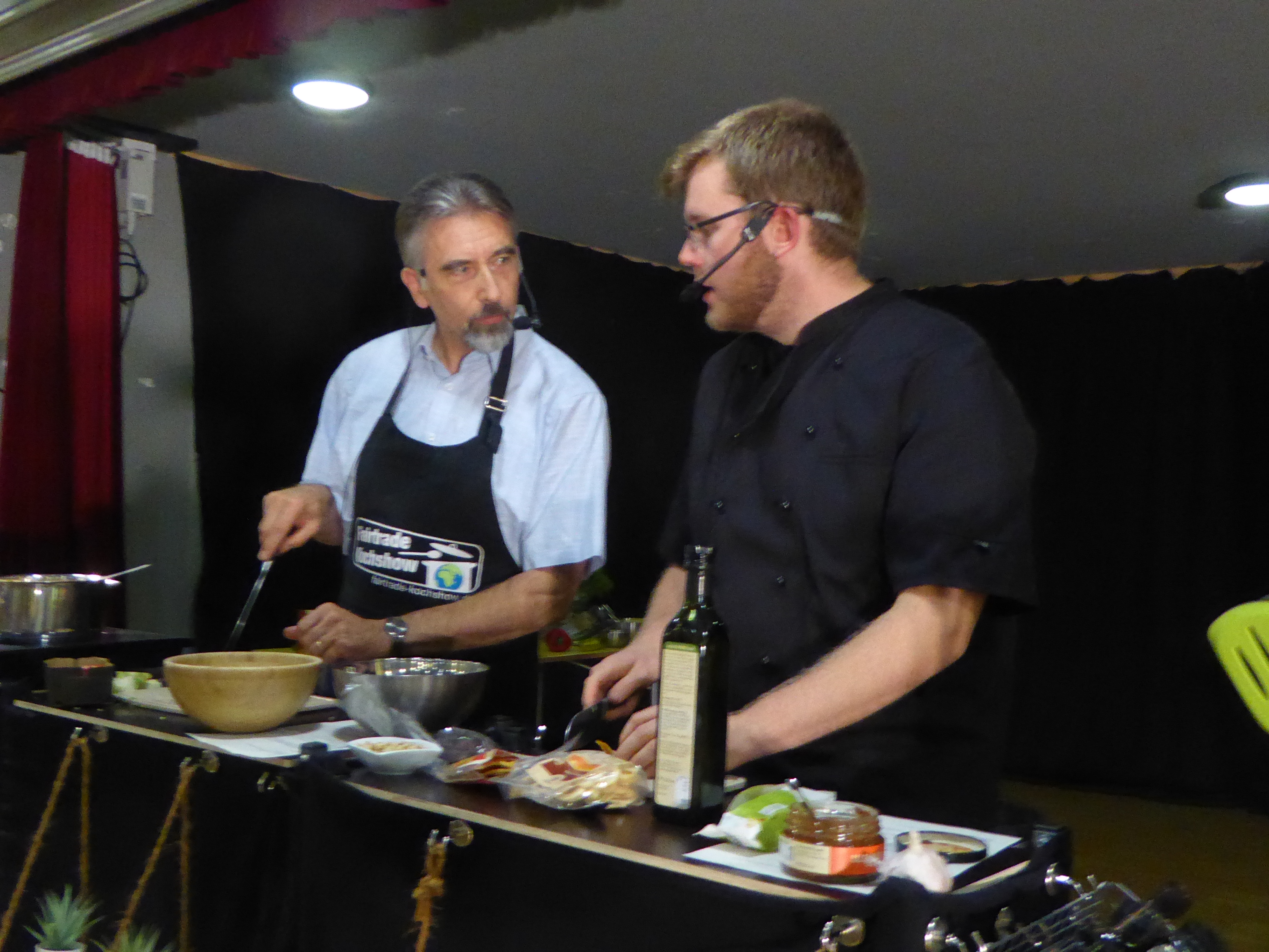 Curry-Erdnussbällchen fanden reißenden Absatz