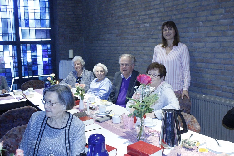 Im Kindergarten Räume für Kinder öffnen