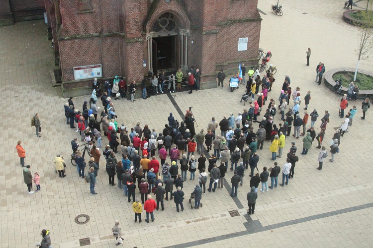 Friedensgebet mit rund 200 Menschen 