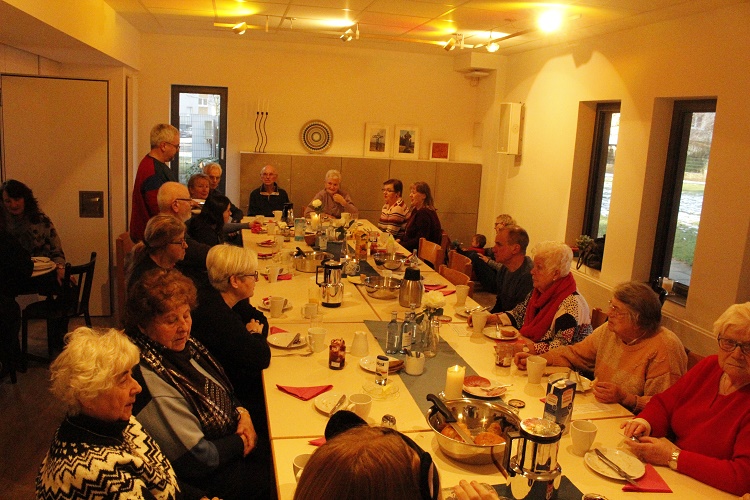 Erst gemeinsames Frühstück – dann Gottesdienst