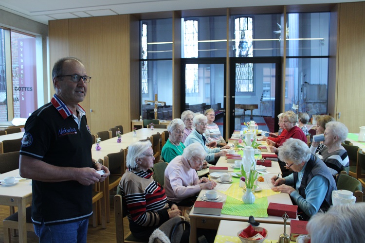 „Tür zu, Gardine beiseite“