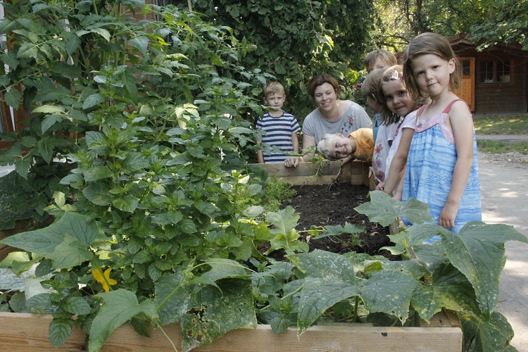 Neues Hochbeet offiziell übergeben