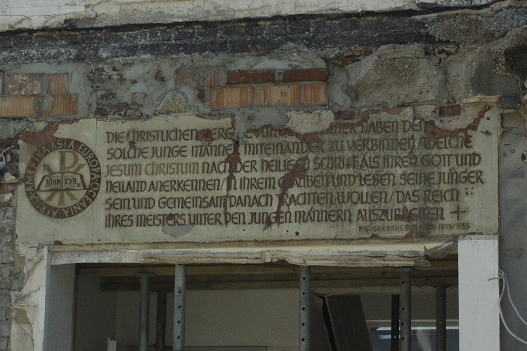 Pariser Basis freigelegt